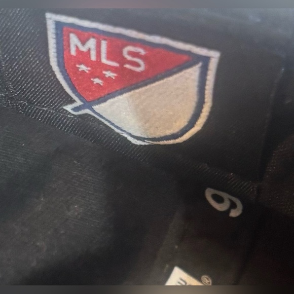New Era Black CF Montreal MLS Soccer Strapback Hat Cap OSFA - Picture 8 of 8